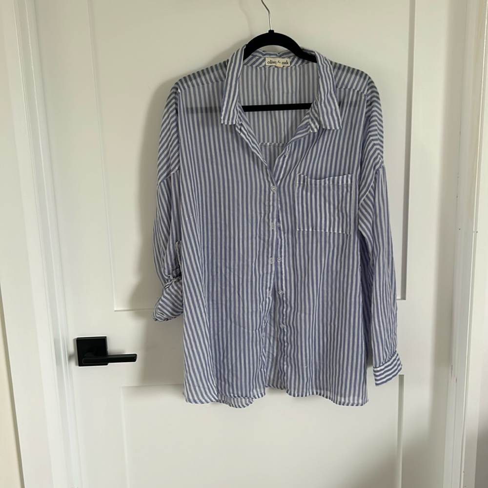 Think travel, Olive &Oak blue and white striped long shirt.